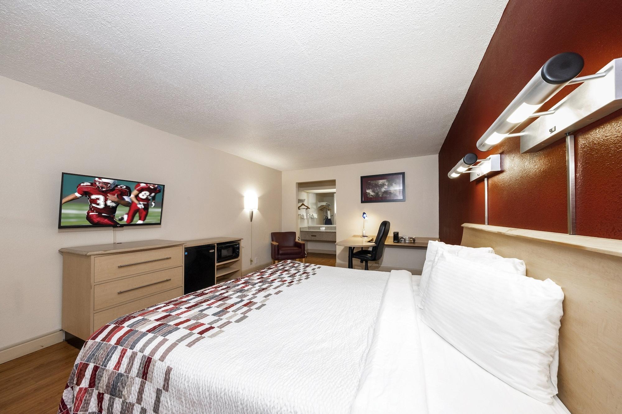 Red Roof Inn & Suites Wytheville Bagian luar foto