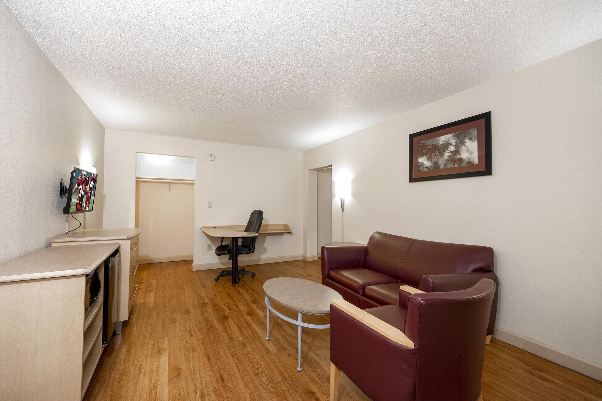 Red Roof Inn & Suites Wytheville Bagian luar foto