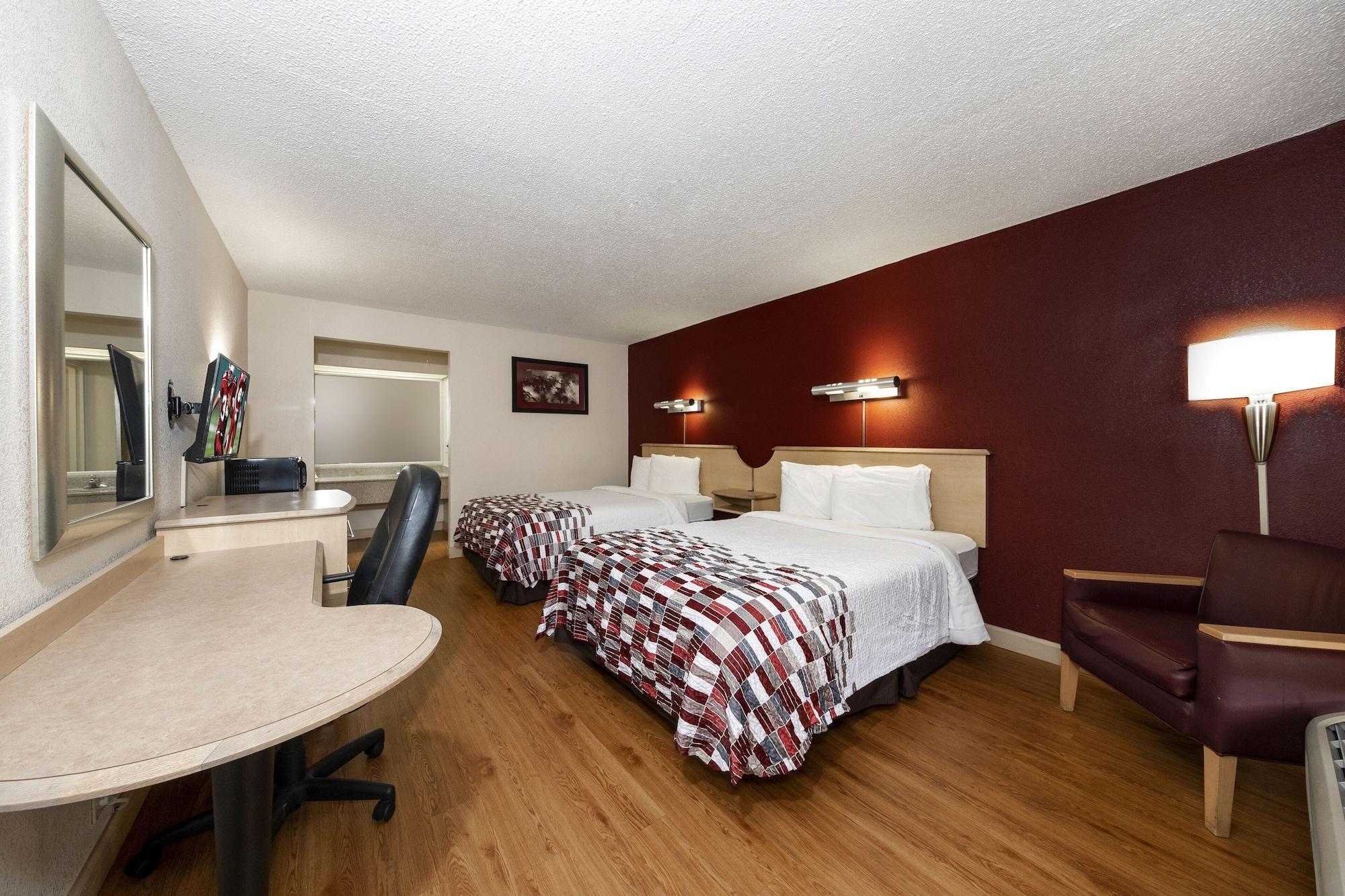 Red Roof Inn & Suites Wytheville Bagian luar foto