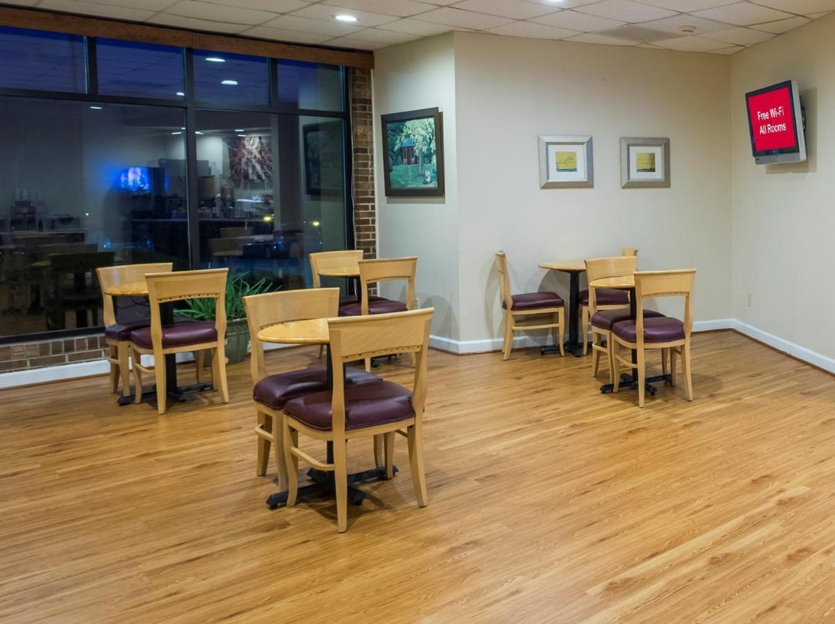 Red Roof Inn & Suites Wytheville Bagian luar foto