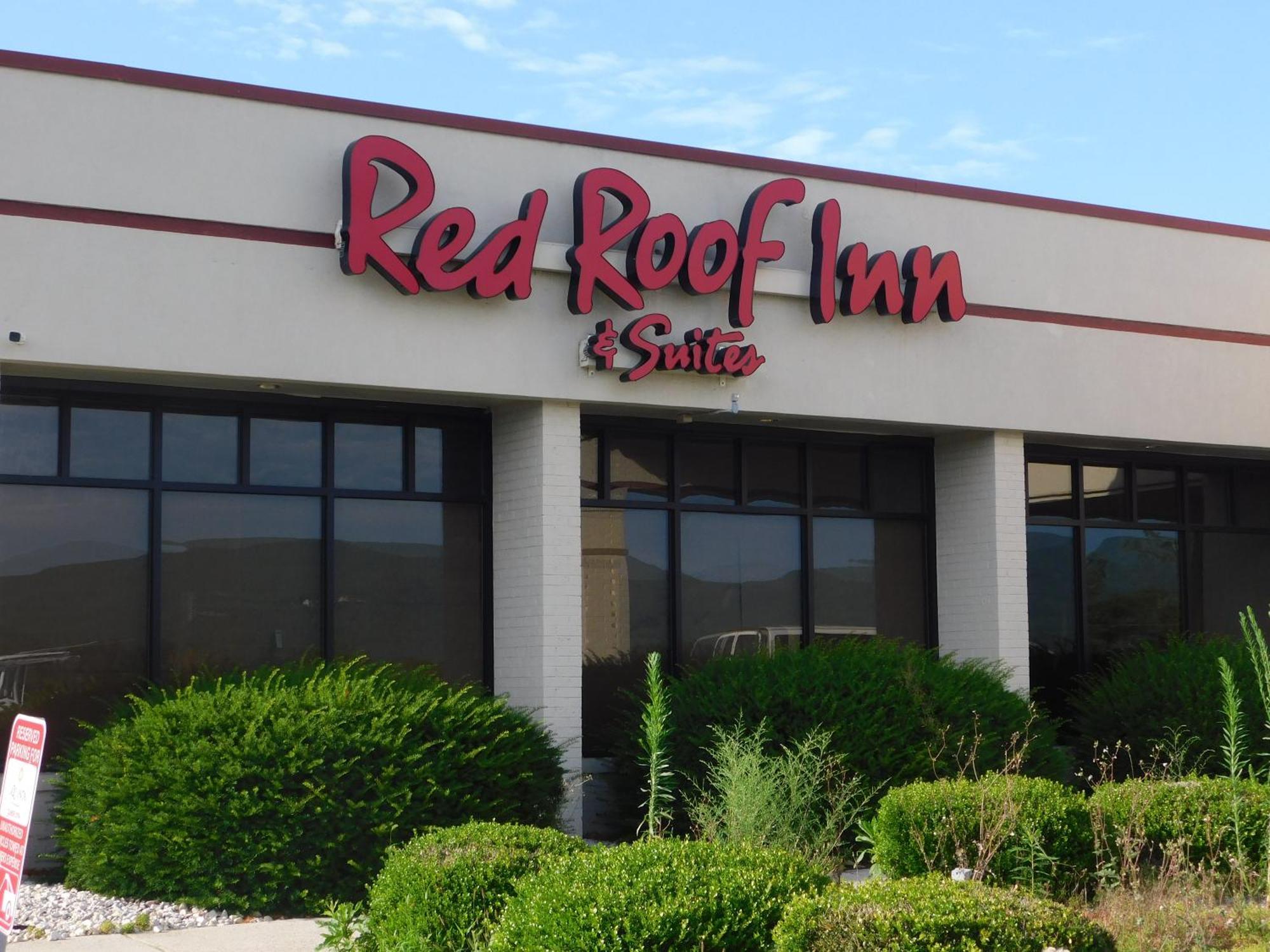 Red Roof Inn & Suites Wytheville Bagian luar foto