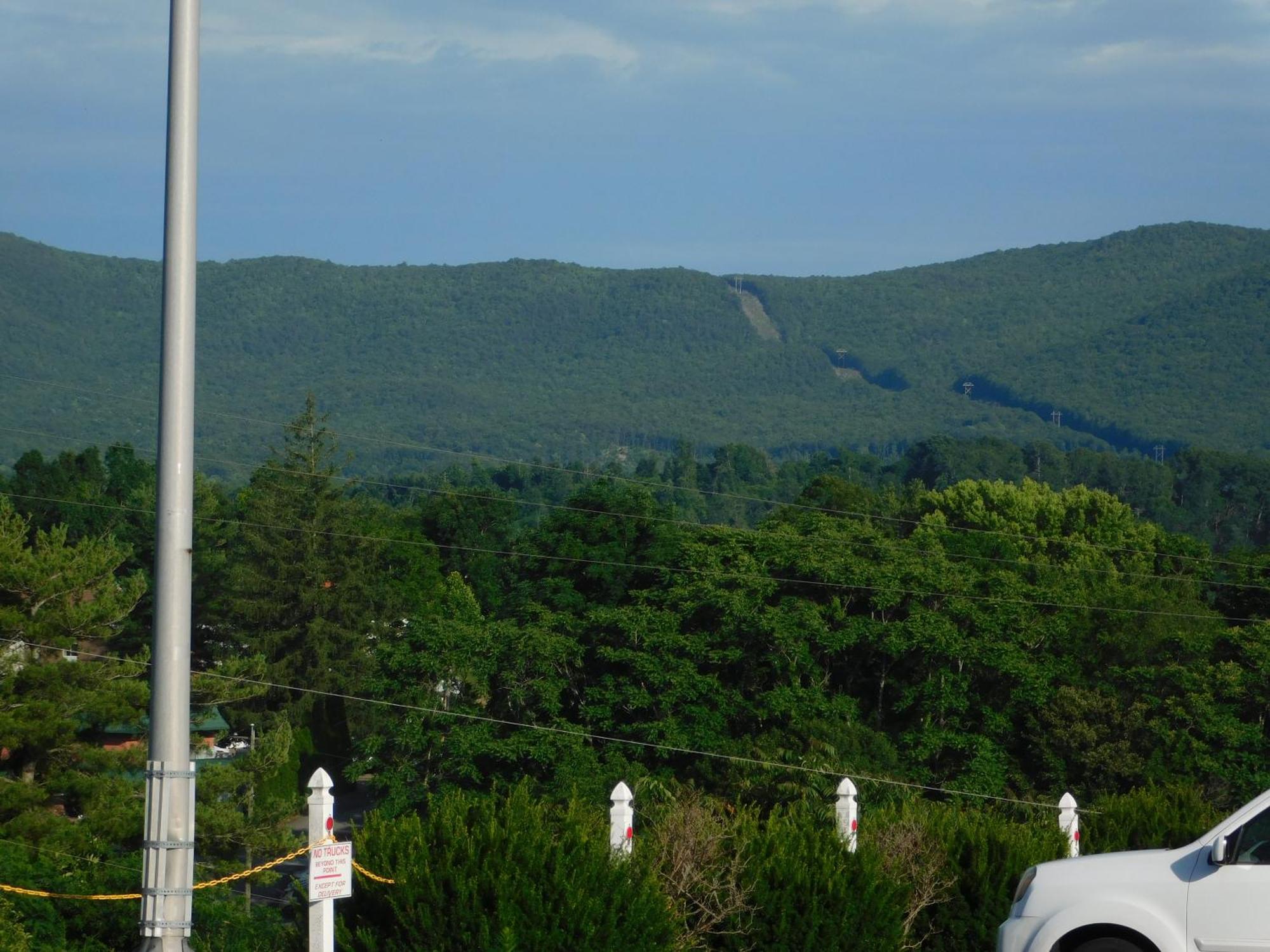 Red Roof Inn & Suites Wytheville Bagian luar foto
