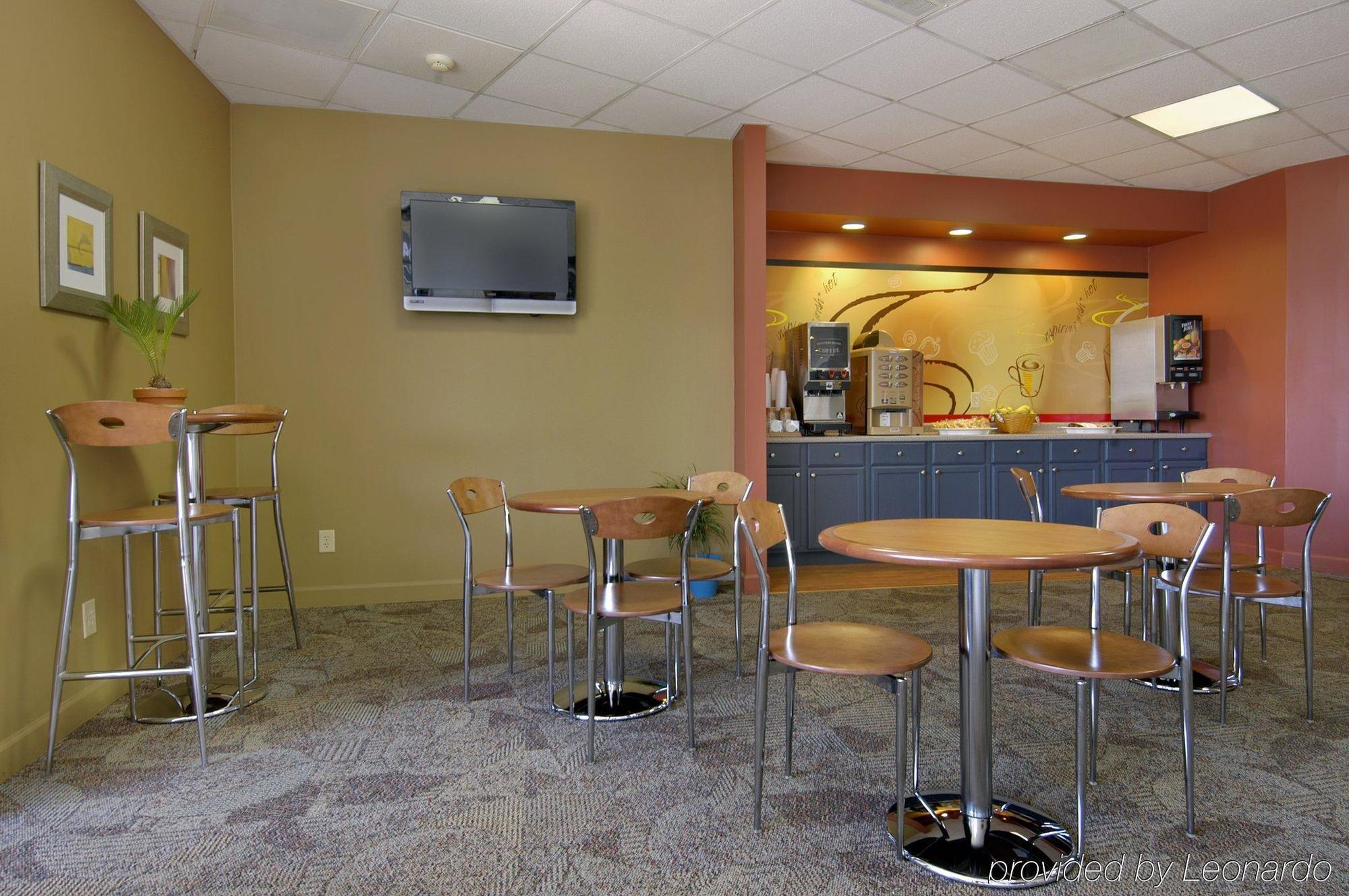 Red Roof Inn & Suites Wytheville Restoran foto