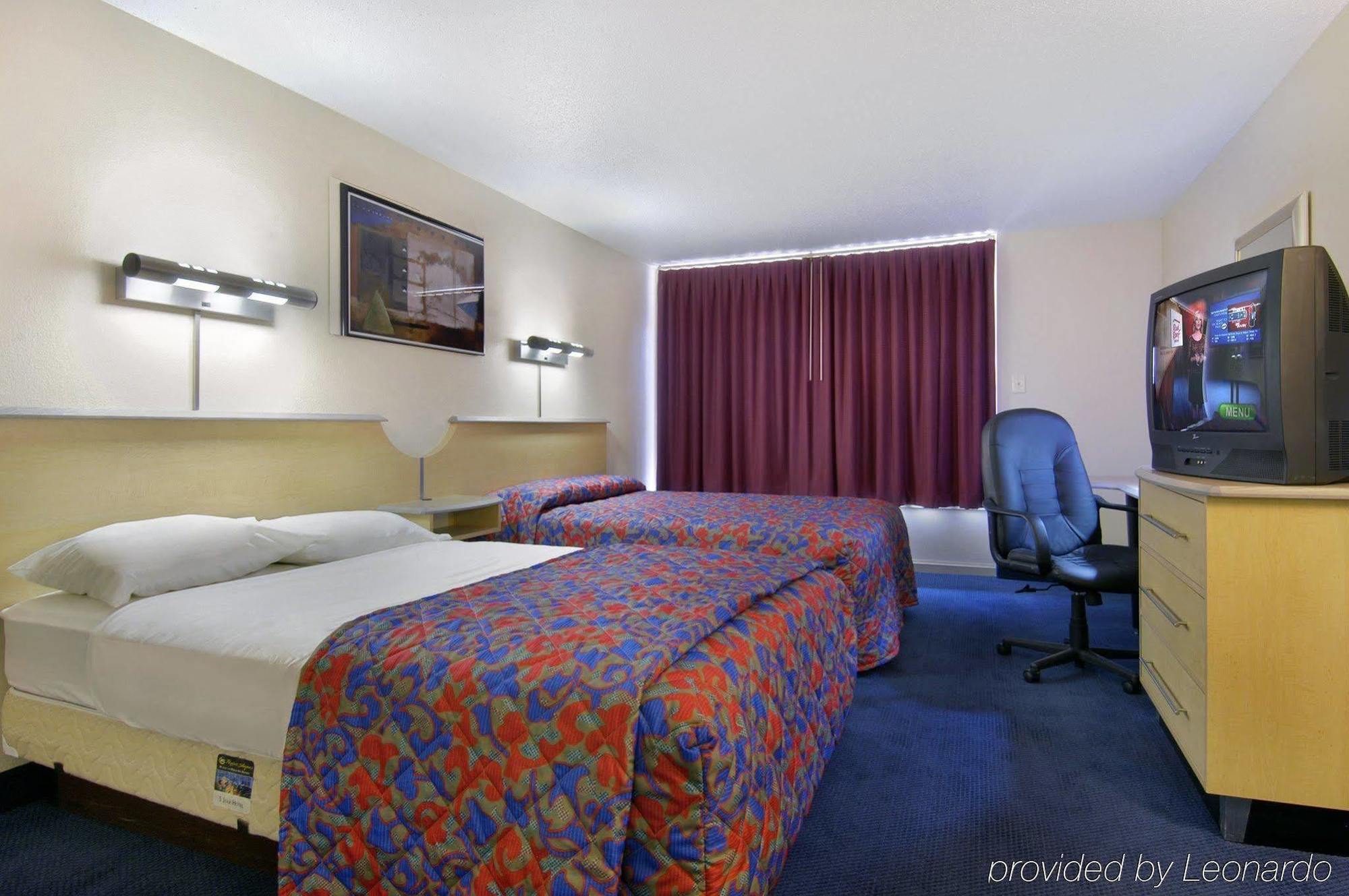 Red Roof Inn & Suites Wytheville Bagian luar foto